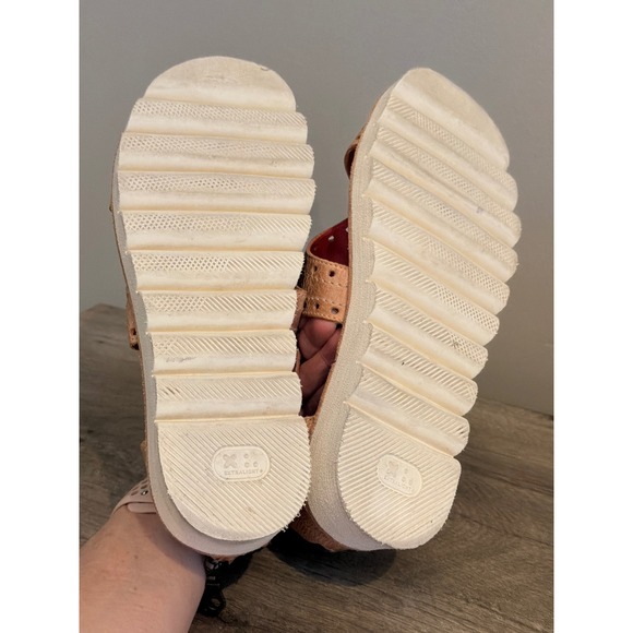 Bed Stu Tan Leather Platform Gladiator Sandals Red Leather Lining Womens 10 - Picture 9 of 9